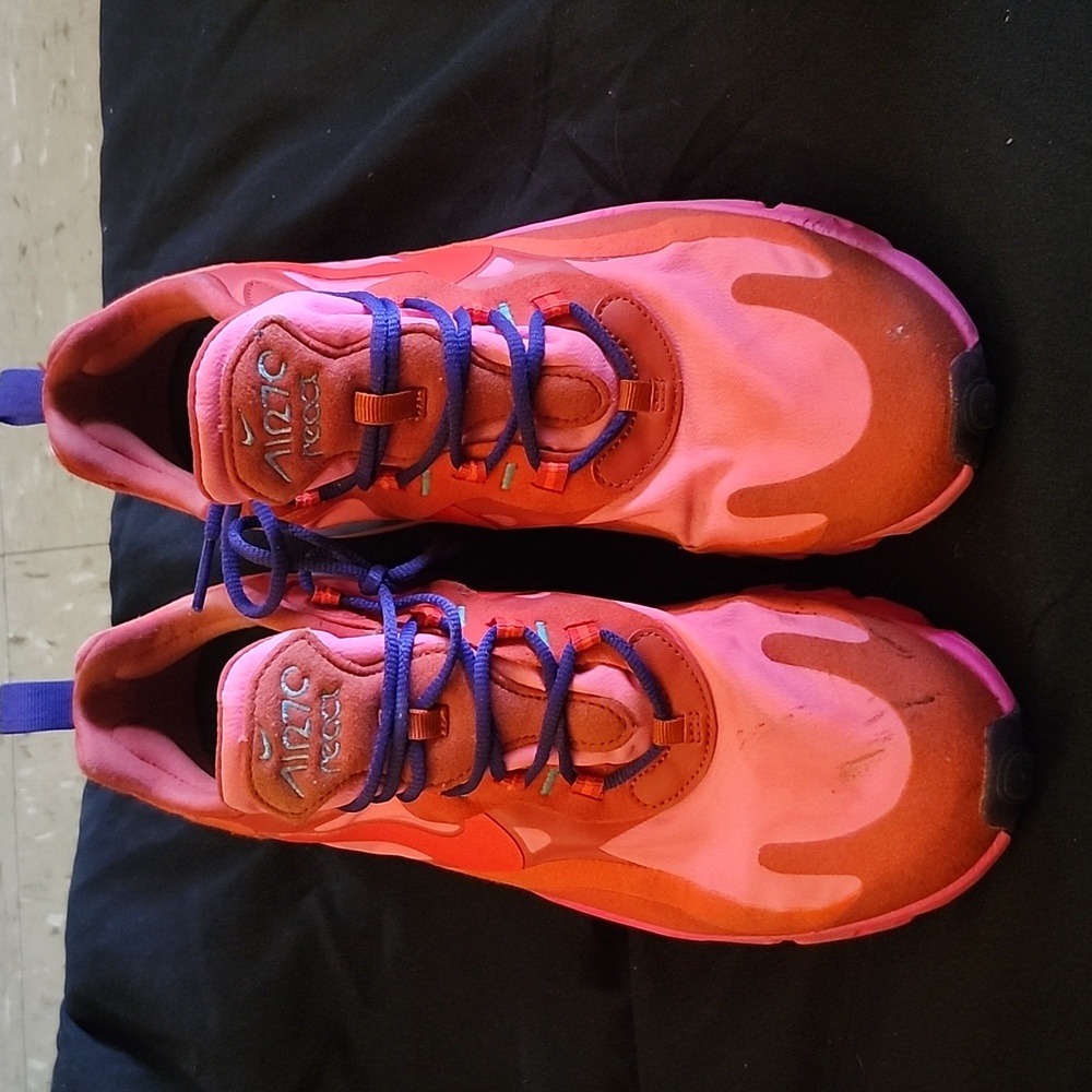 Good Condition WORN. Nike Pink Sneakers Air270 Reacts.